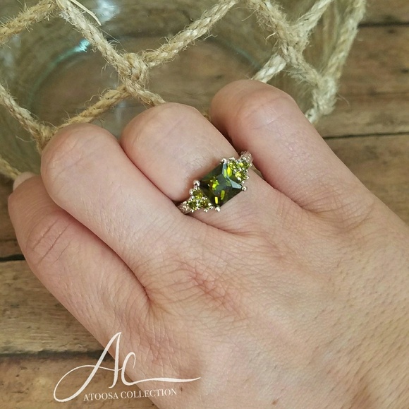 Princess Cut Olive Green CZ 925 Silver Ring - Size 6 - Picture 4 of 6